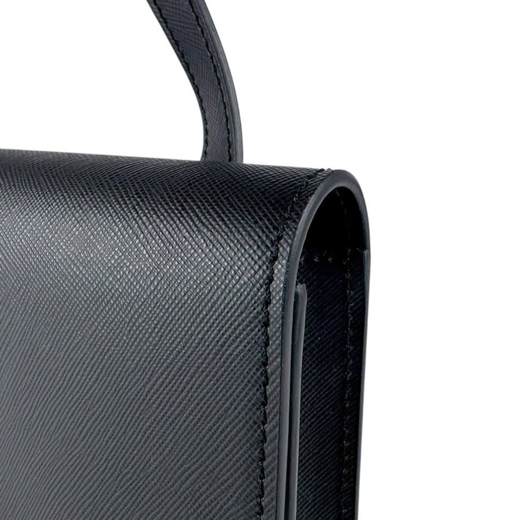 Versace Leather Shoulder Bag (Pre-Owned)
