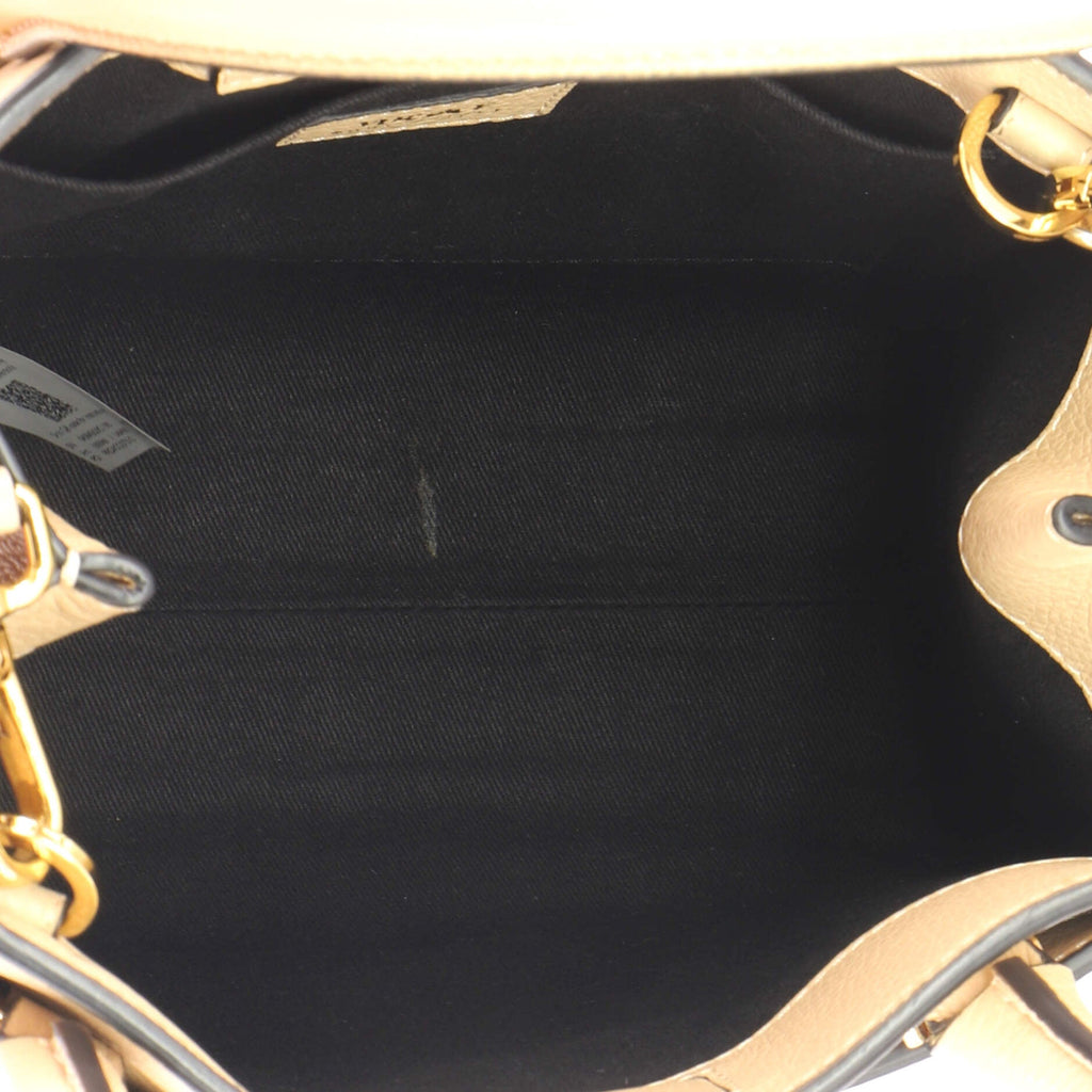Virtus Front Pocket Tote Leather Medium