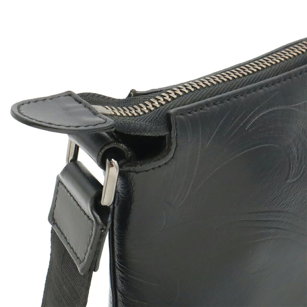 Versace Leather Shoulder Bag (Pre-Owned)