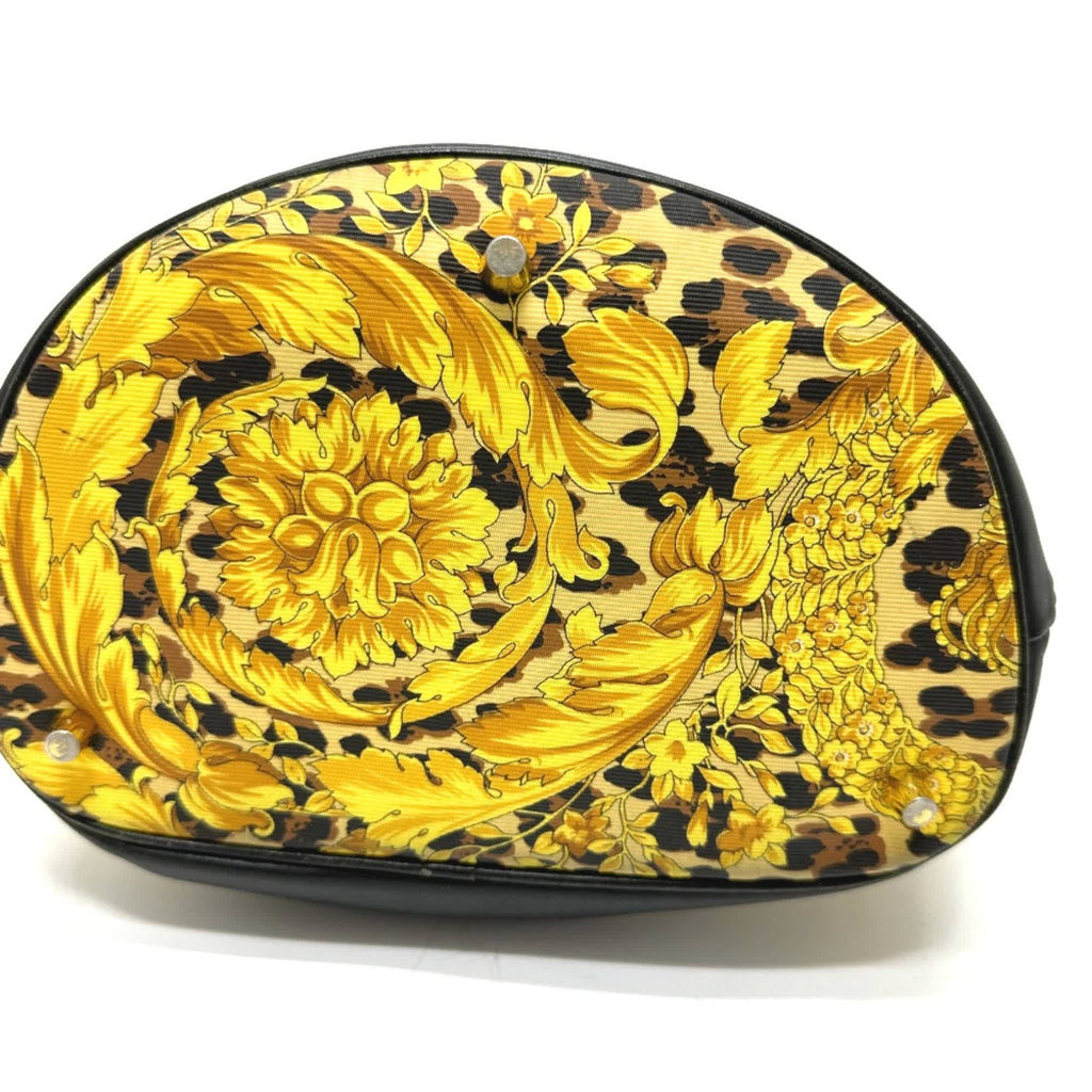 Versace Leather Shoulder Bag (Pre-Owned)