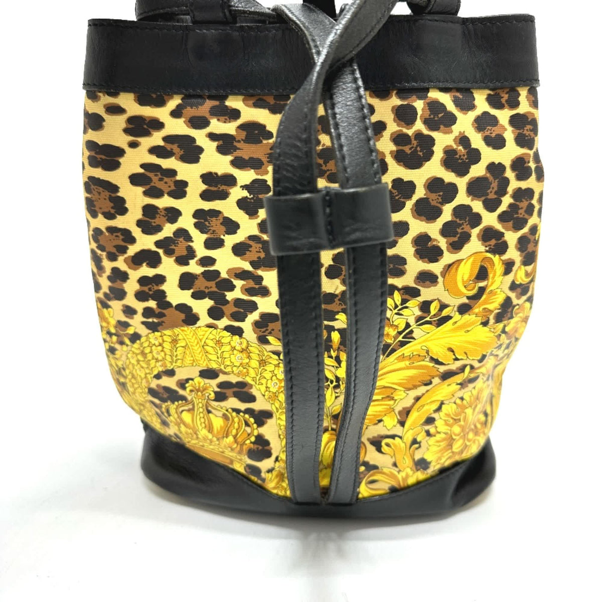 Versace Leather Shoulder Bag (Pre-Owned)
